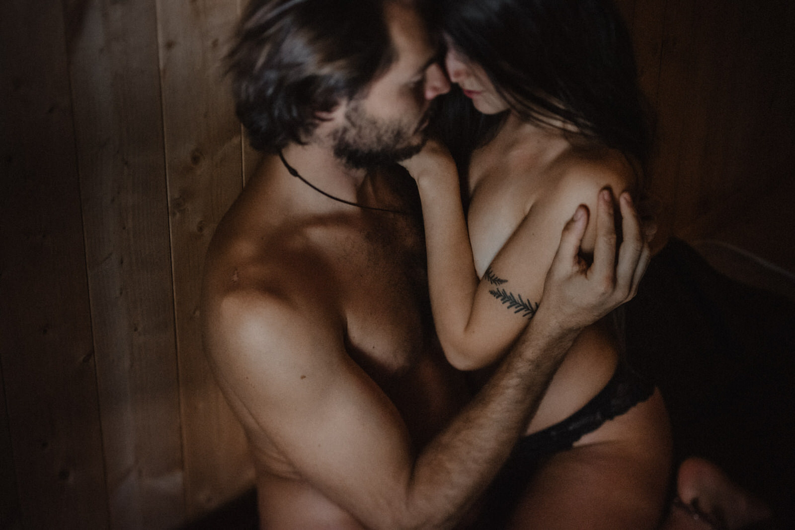 Intimate couple session by Josee Lamarre